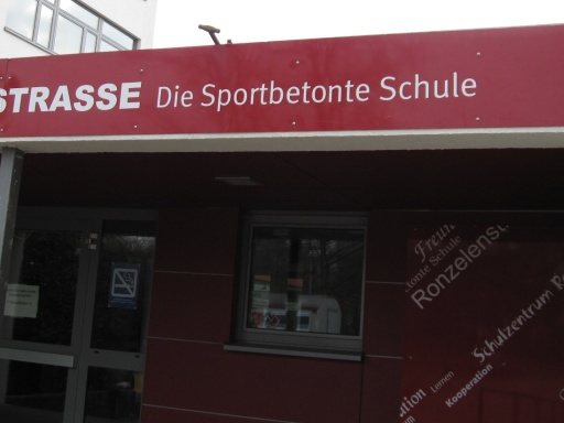 Eingang des Schulzentrums Ronzelenstrae in Bremen-Horn  - 24.02.2008