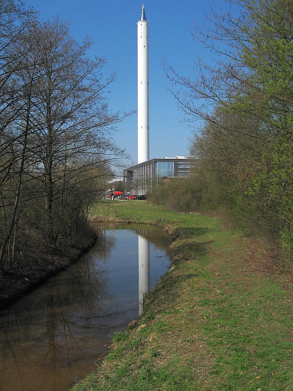 Panoramio-Archiv : Technische Akademie Bremen und Fallturm - Lehe, Horn-Lehe, Bremen - 04.2009