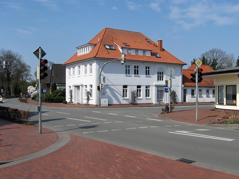 Panoramio-Archiv : Kreuzung Lange Strae-Am Rttgen - Westerstede - 04.2009