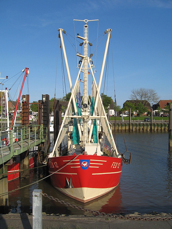 Panoramio-Archiv : Krabbenkutter FED 12 - Fedderwardersiel - 05.2009