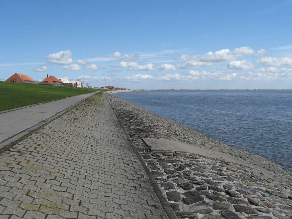 Panoramio-Archiv : Deich - Wilhelmshaven - 04.2010