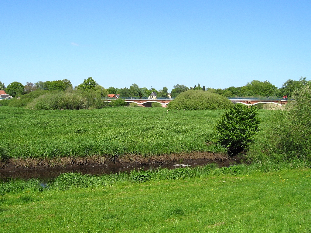 Panoramio-Archiv : Die Jan-Reiners-Brcke vom Borgfelder Deich aus gesehen - Borgfeld, Bremen - 05.2010