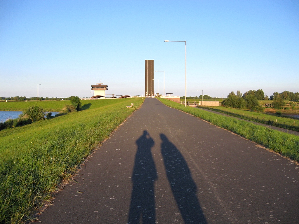 Panoramio-Archiv : Blick zur Klappbrcke - Elsfleth - 06.2010