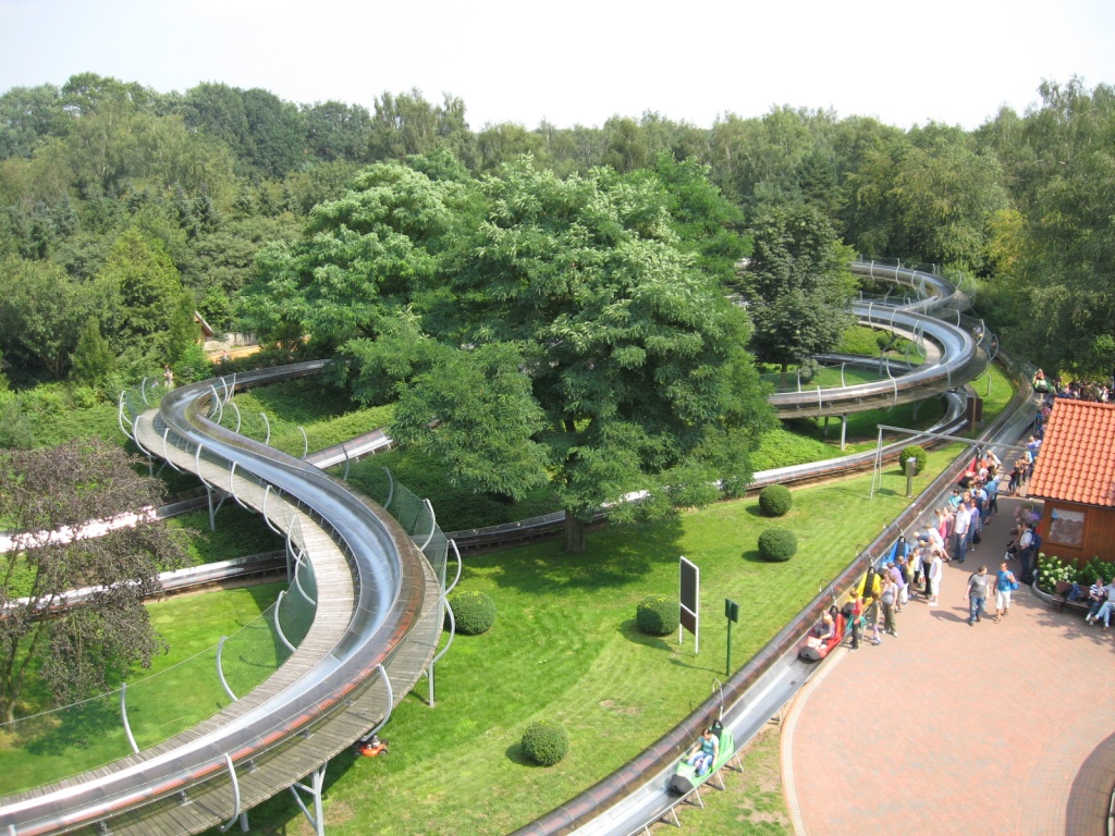 Panoramio-Archiv : Blick auf die Bobbahn vom Storchennest aus - Tier- und Freizeitpark Thle - 08.2011