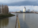 Blick zum Werfthafen - Grpelingen, Bremen (04.2010) - Bild 5/86