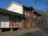 Bahnhofsgebude der Museumsbahn - Bad Bederkesa (03.2011) - Bild 3/35